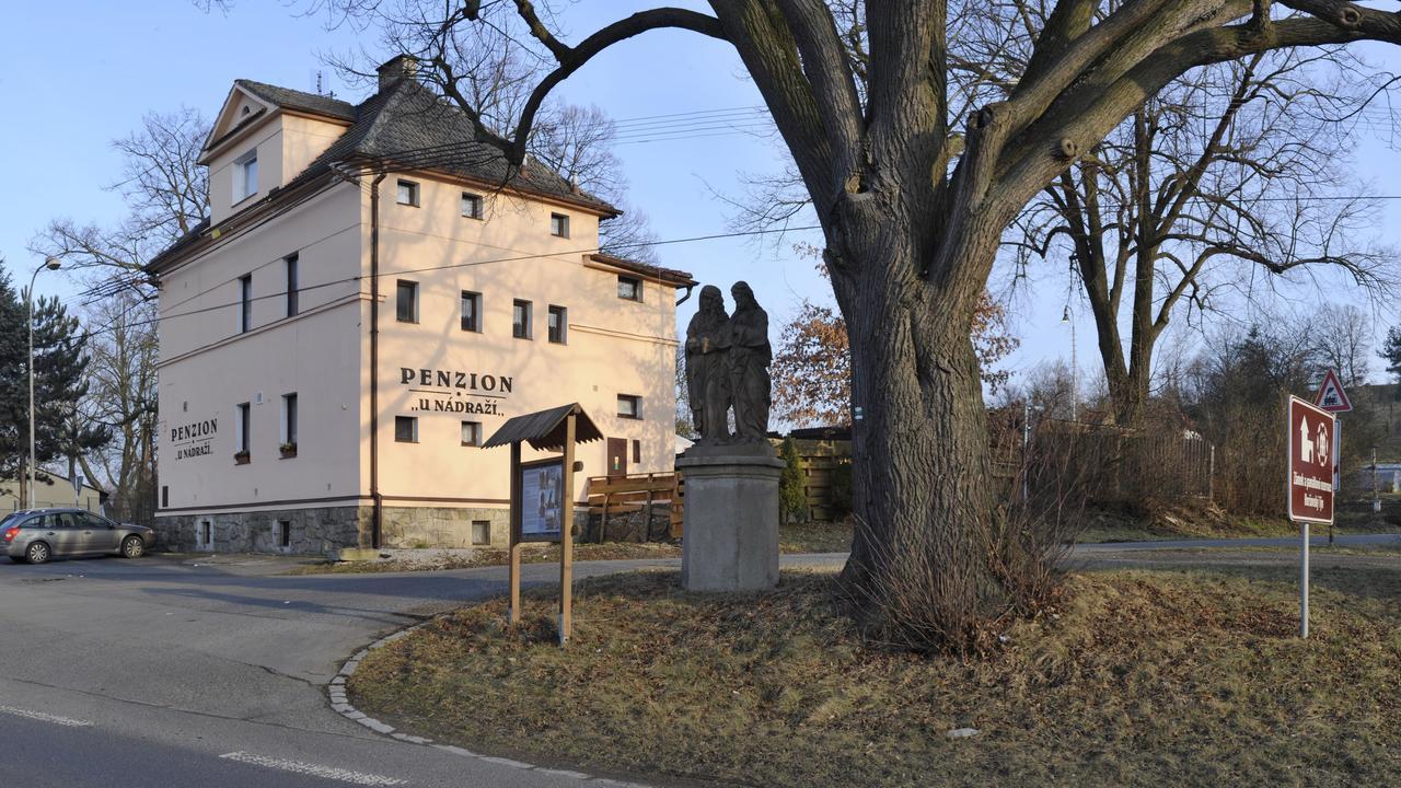 Penzion "U Nadrazi" Horsovsky Tyn Luaran gambar